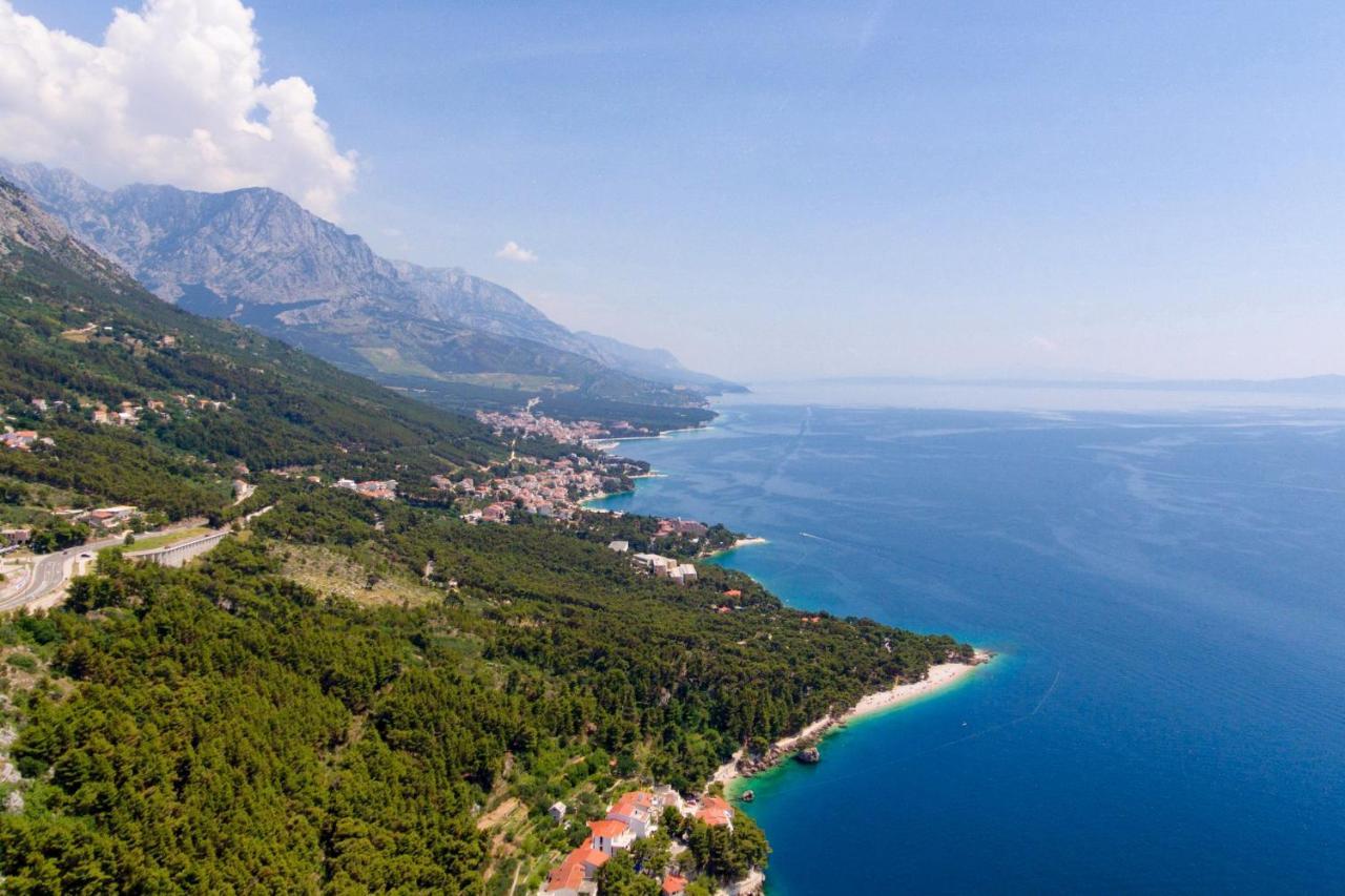 Apartments By The Sea Brela, Makarska - 16950 Εξωτερικό φωτογραφία