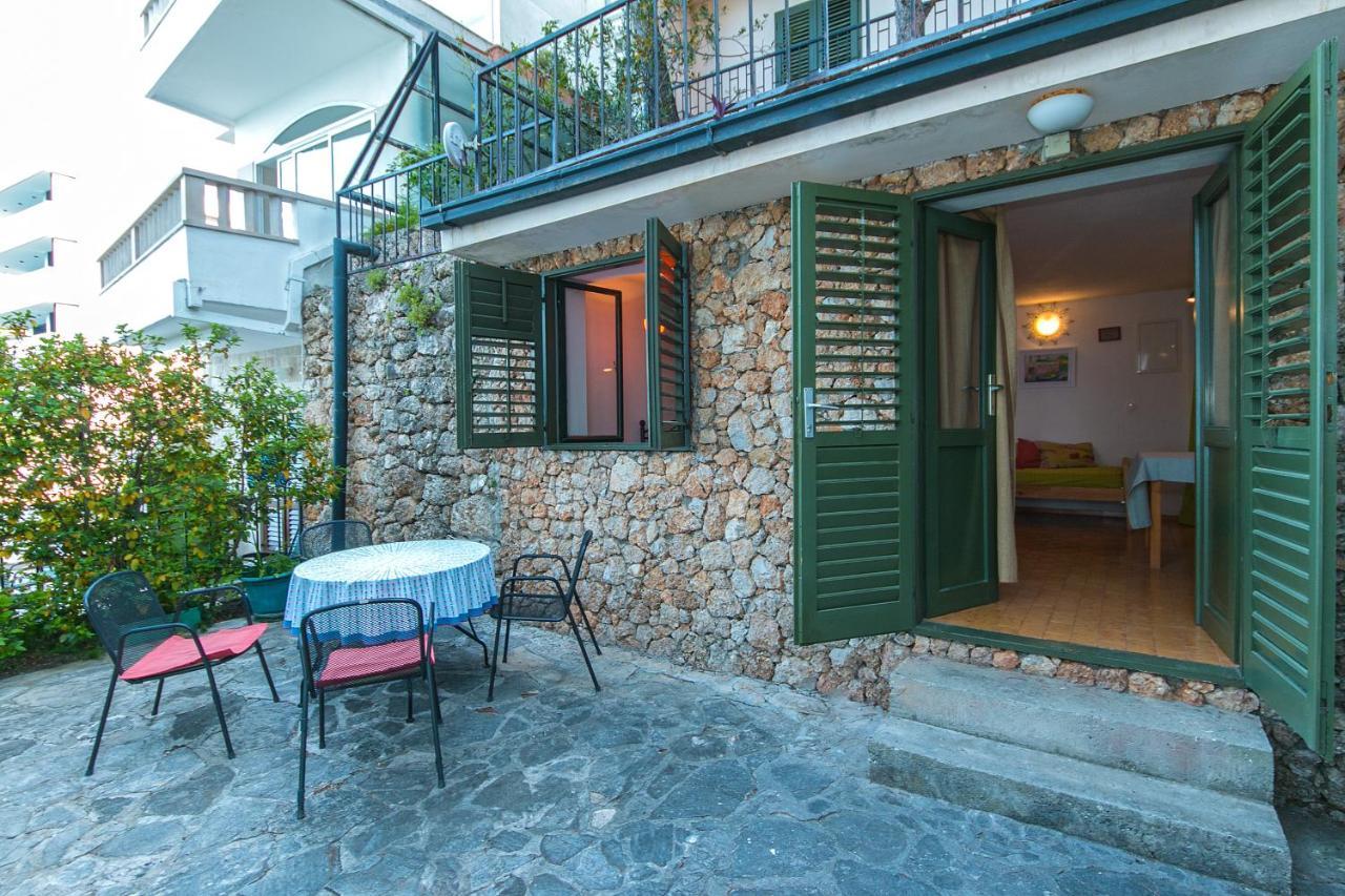 Apartments By The Sea Brela, Makarska - 16950 Εξωτερικό φωτογραφία