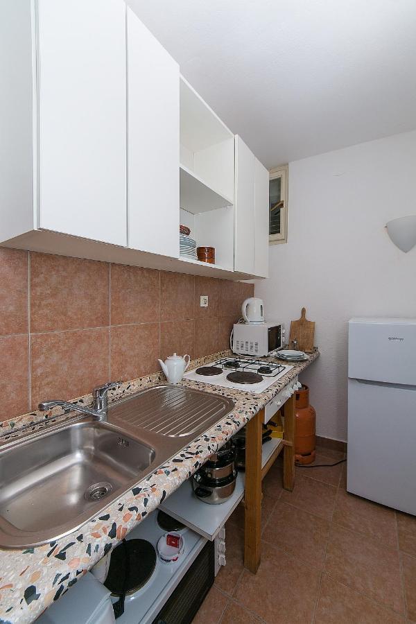 Apartments By The Sea Brela, Makarska - 16950 Εξωτερικό φωτογραφία